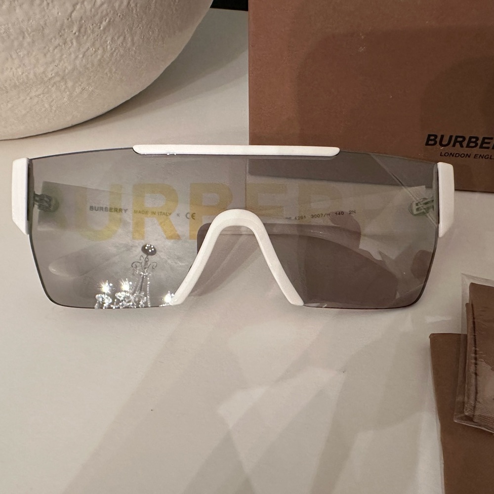 Authentic! Burberry White Sunglasses with Gray Lenses